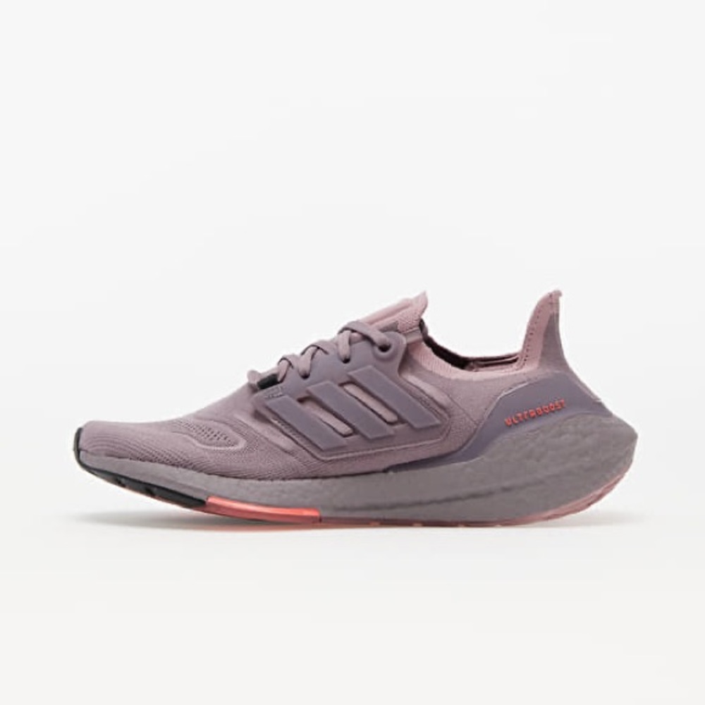 New never worn adidas ultraboost 22 purple size 5.5